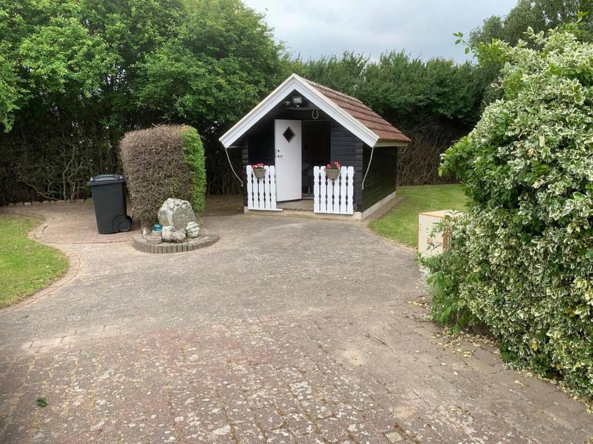 Stunning Romantik Cabin Close To Baltic Sea Villa Idestrup Exteriör bild
