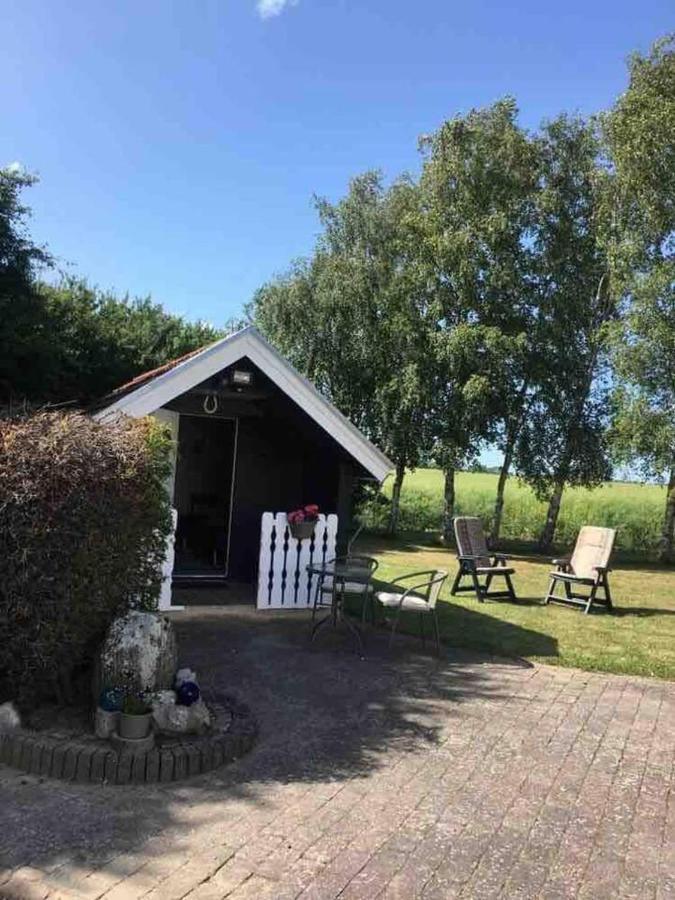 Stunning Romantik Cabin Close To Baltic Sea Villa Idestrup Exteriör bild